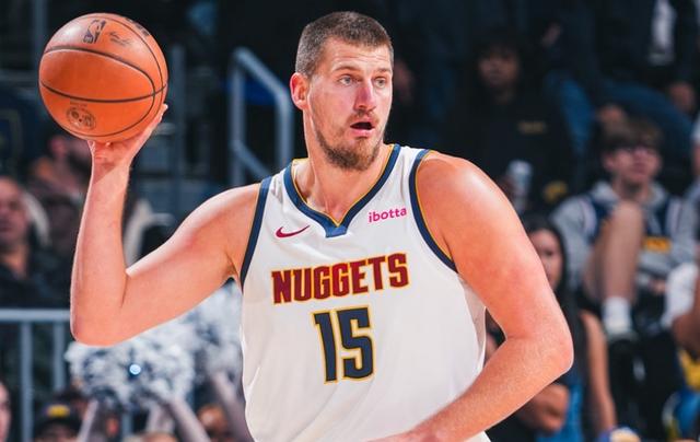 阿尔希拉尔主场优势明显,球迷期待逆转奇迹 阿尔希拉尔主场优势明显,球迷期待逆转奇迹