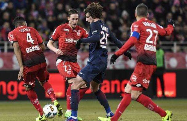 包含尼斯对战尼姆，实力对比鲜明的词条