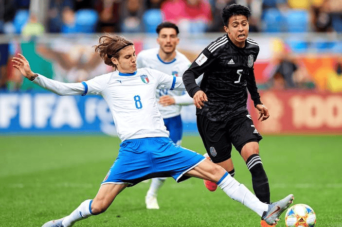 厄瓜多尔选手在比赛中脱颖而出 厄瓜多尔选手在比赛中脱颖而出