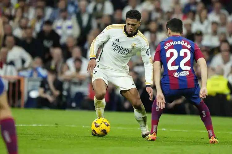 包含皇家马德里士气低迷，遭遇连败的词条