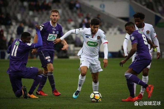 aoa体育活动-包含克莱蒙排名第二十，降级危机加剧的词条