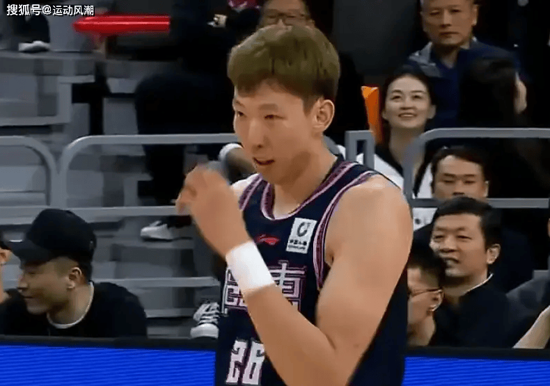 广州男篮轻取胜利,继续保持不败 广州男篮轻取胜利,继续保持不败