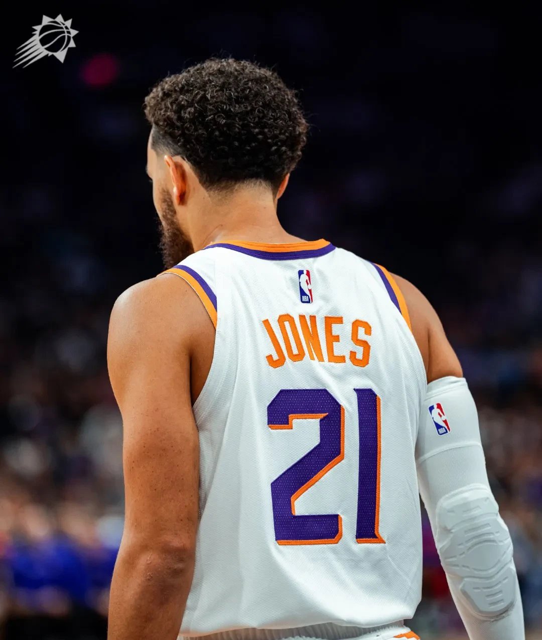 太阳队主场失利，球员状态起伏不定