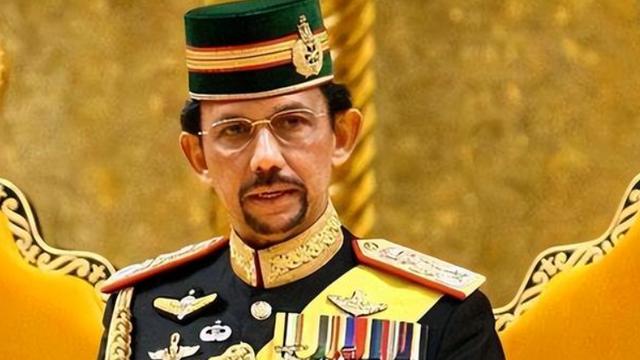 包含文莱队在女足赛场上崭露头角,展现出优异实力的词条 包含文莱队在女足赛场上崭露头角,展现出优异实力的词条