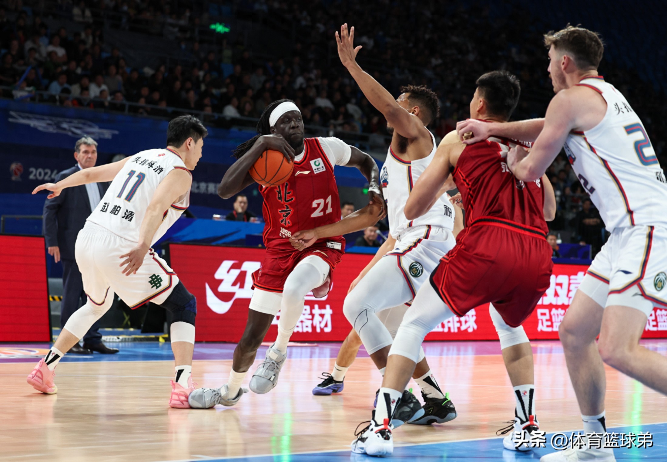 浙江男篮客场不敌北京队,努力迎击 浙江男篮客场不敌北京队,努力迎击