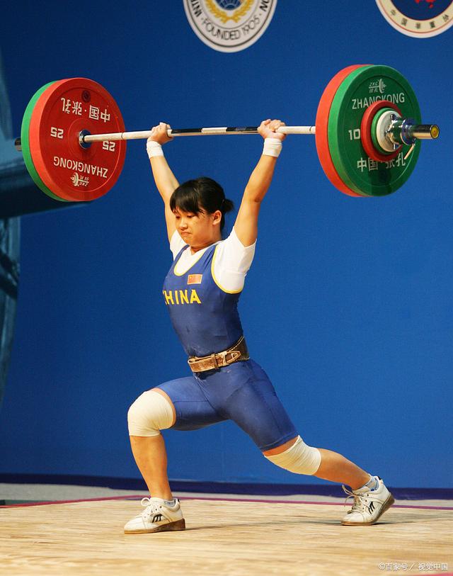 举重选手力挽狂澜,夺得意外胜利 举重选手力挽狂澜,夺得意外胜利