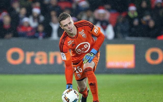 关于马赛主场逼平卡昂，积分上升的信息