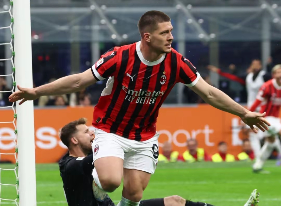 包含AC米兰主场大胜，主教练信心大增的词条