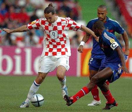 aoa体育视频-克罗地亚与法国战平，不败神话延续