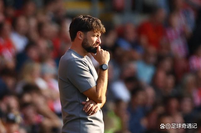 南安普顿门将封堵关键射门，救主球队