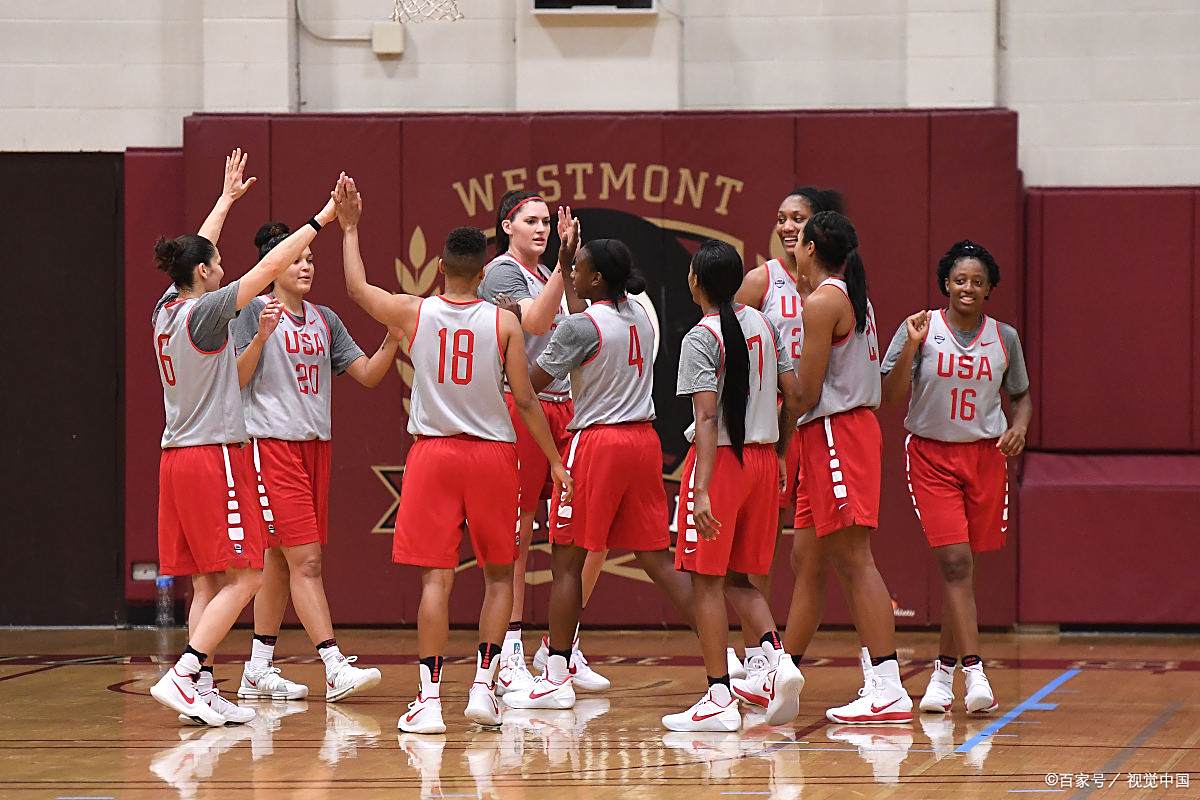 aoa体育教练-顶尖球员们在赛场上展现出的技艺和风采