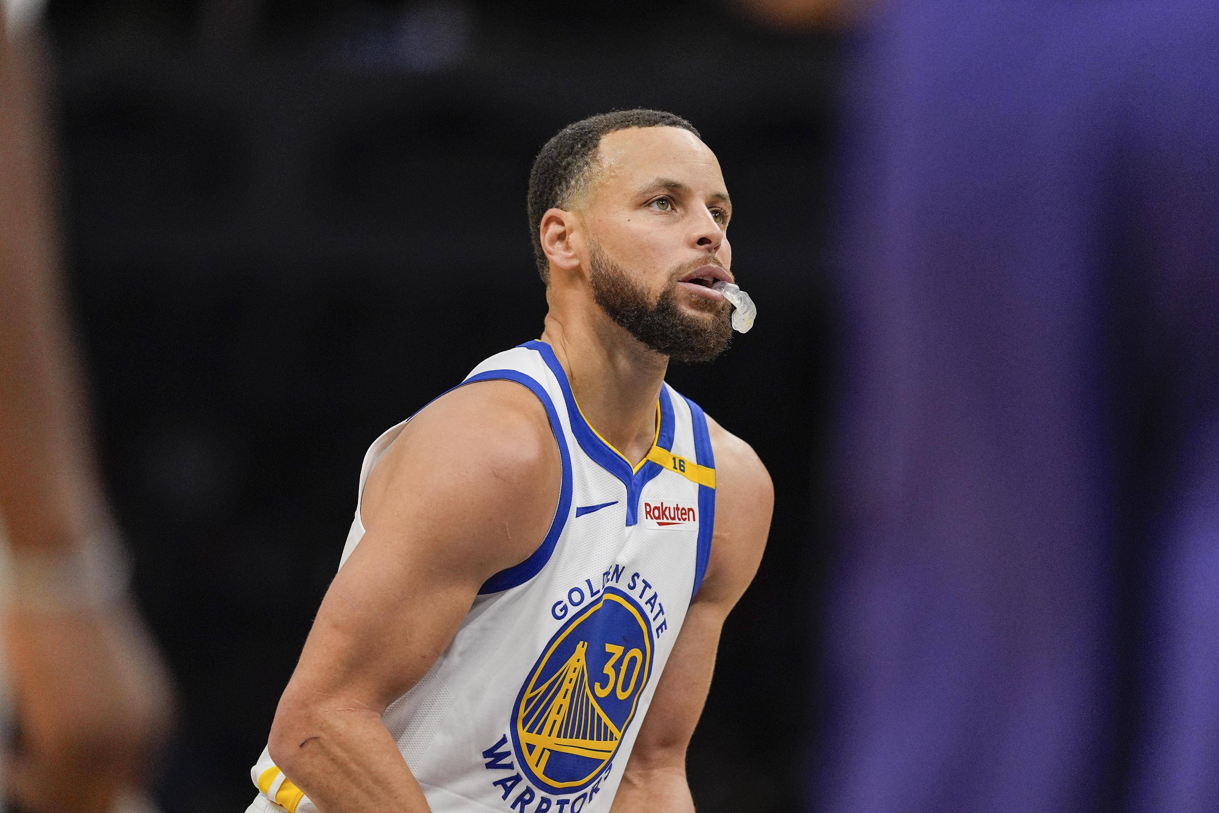 勇士队双核心齐飞,轻松击败对手的简单介绍 勇士队双核心齐飞,轻松击败对手的简单介绍