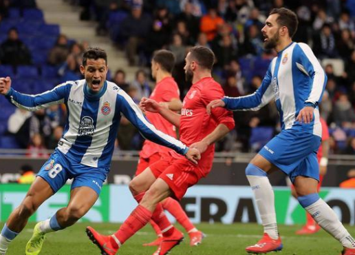 aoa体育课程-瓦伦西亚客场不敌对手，西甲积分榜下滑