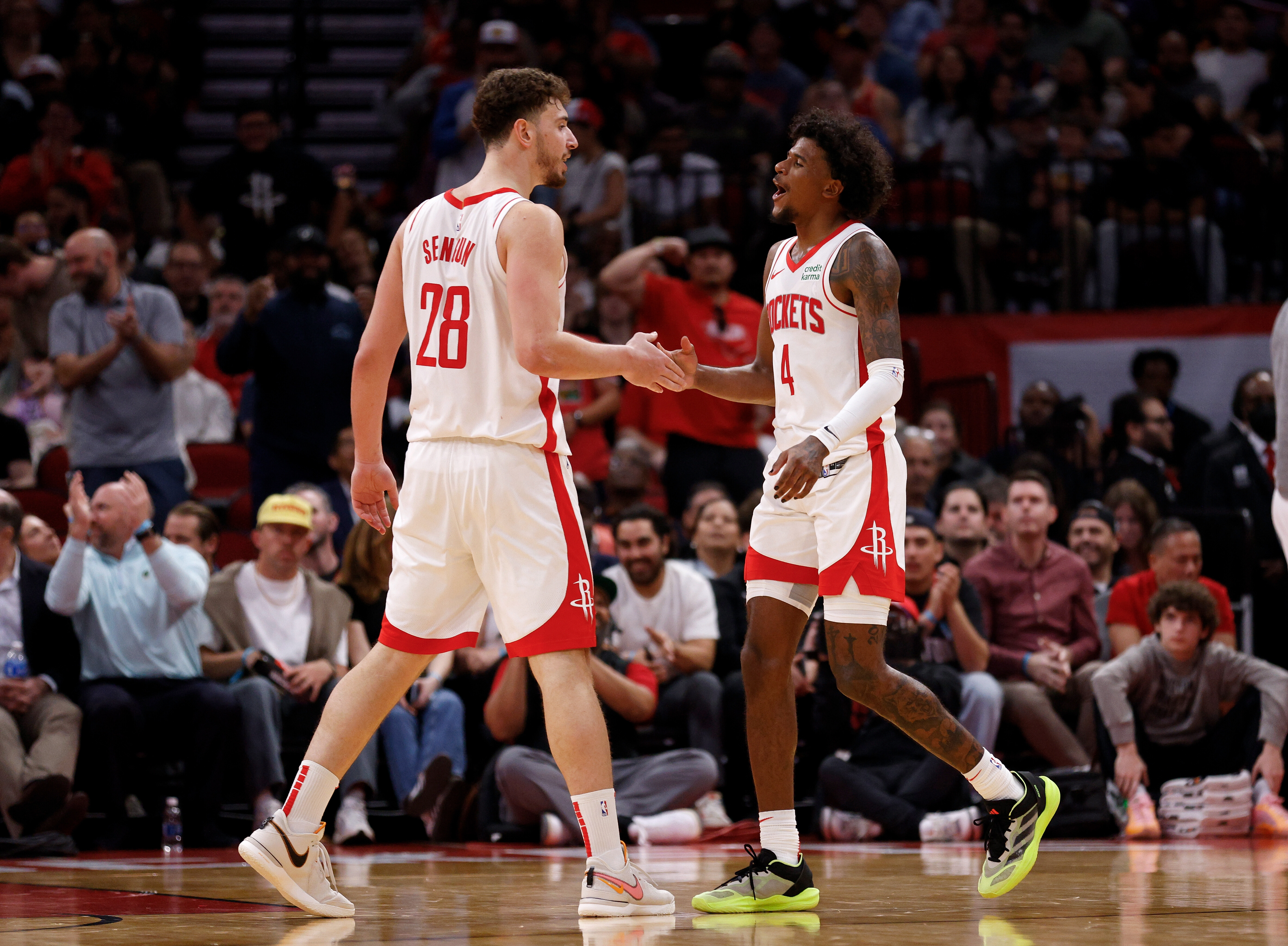 火箭队篮板球占优,摧毁对手防线的简单介绍 火箭队篮板球占优,摧毁对手防线的简单介绍