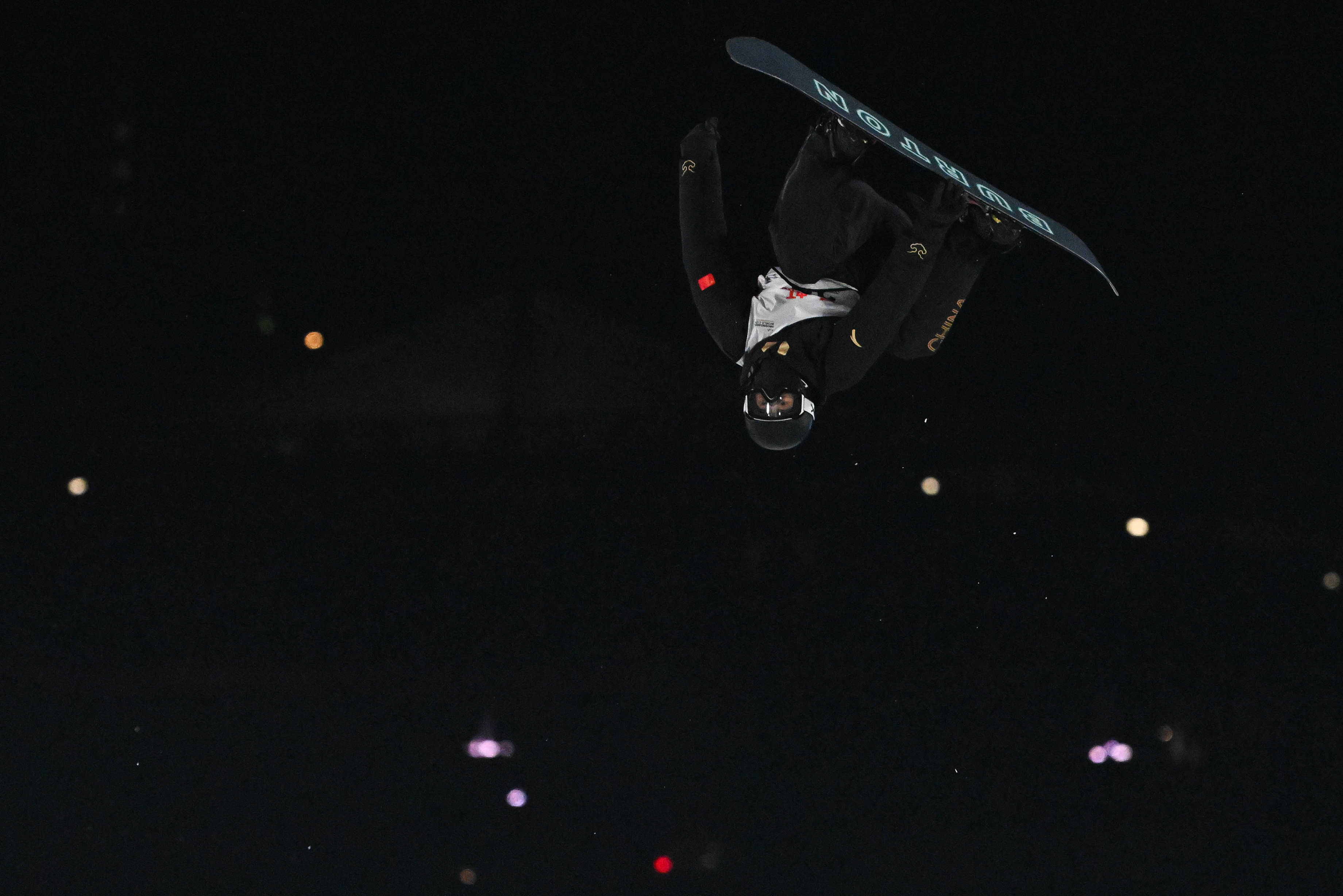 韩国选手在滑雪比赛中获得第四名 韩国选手在滑雪比赛中获得第四名